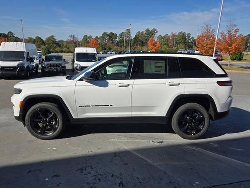 2025 Jeep Grand Cherokee 