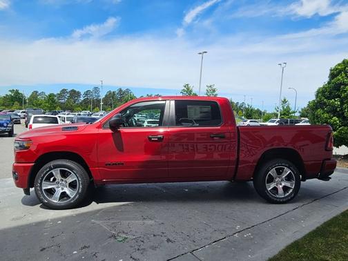 Molten Red Pearlcoat 2026 RAM 1500 Express