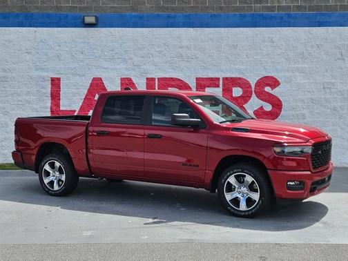 Molten Red Pearlcoat 2026 RAM 1500 Express