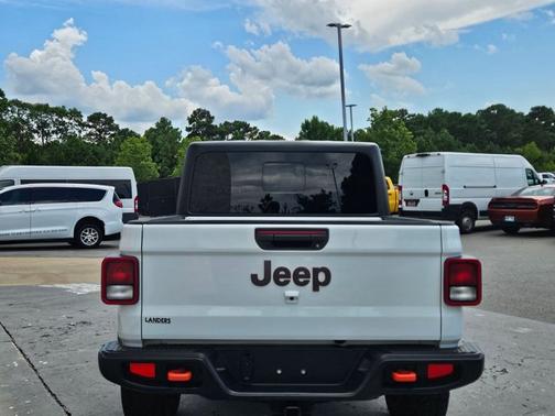Bright White Clearcoat 2023 Jeep Gladiator Mojave