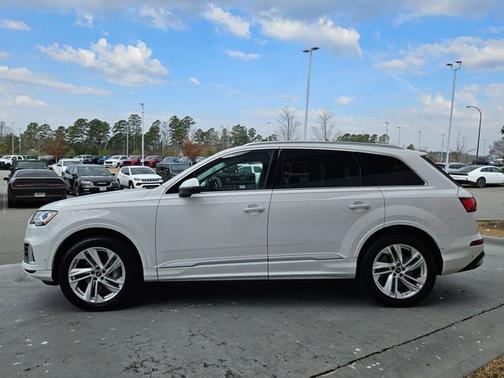2022 Audi Q7 Premium Plus