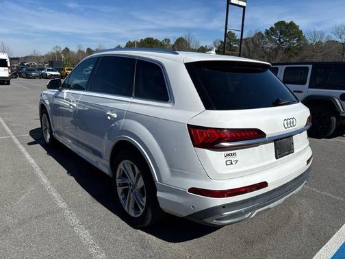 2022 Audi Q7 Premium Plus