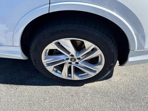 2022 Audi Q7 Premium Plus