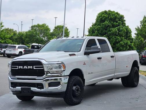 Bright White Clearcoat 2021 RAM 3500 Tradesman