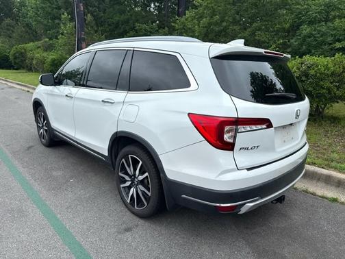 Platinum White Pearl 2021 Honda Pilot Touring 7-Passenger