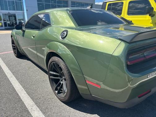 2022 Dodge Challenger R/T Scat Pack Widebody