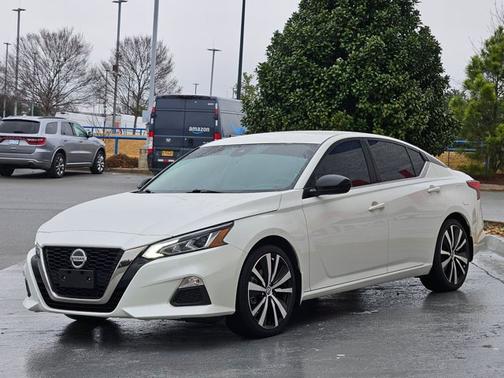 2022 Nissan Altima 2.5 SR