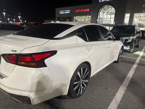 2022 Nissan Altima 2.5 SR