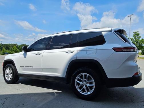 2022 Jeep Grand Cherokee L Laredo
