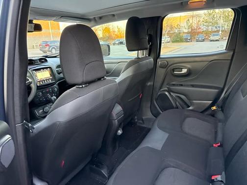 2023 Jeep Renegade Trailhawk