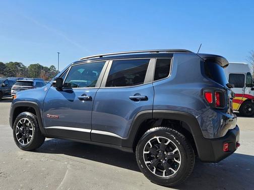 2023 Jeep Renegade Trailhawk