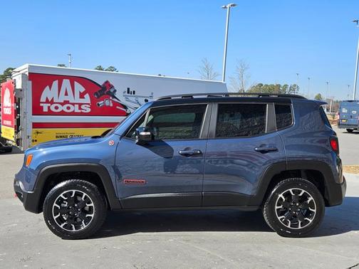 2023 Jeep Renegade Trailhawk