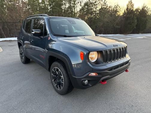 2023 Jeep Renegade Trailhawk
