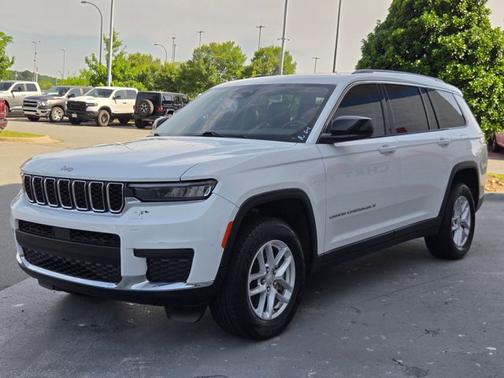 Bright White Clearcoat 2023 Jeep Grand Cherokee L Laredo