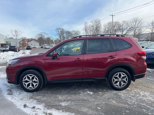 2023 Subaru Forester Premium