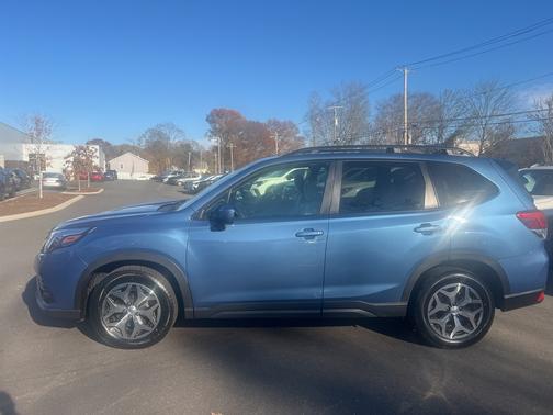 2024 Subaru Forester Premium