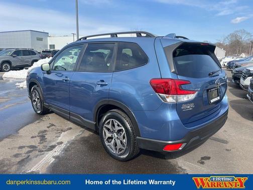 2022 Subaru Forester Premium