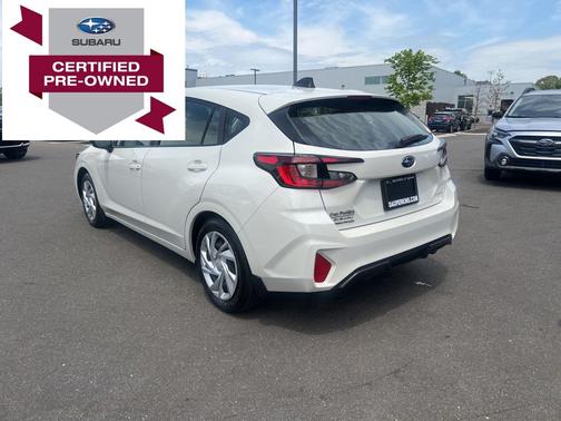 Crystal White Pearl 2025 Subaru Impreza