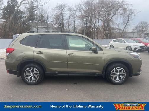 2024 Subaru Forester Premium