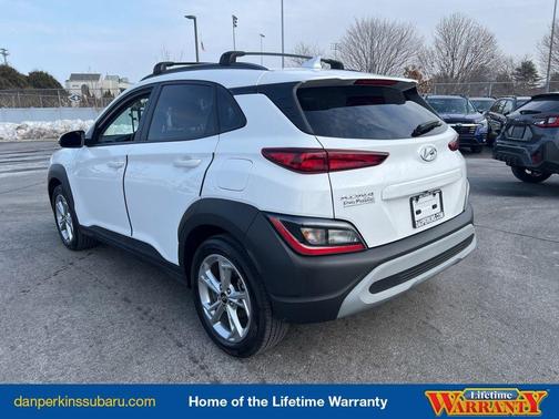 2022 Hyundai KONA SEL