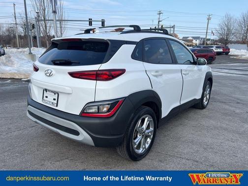 2022 Hyundai KONA SEL