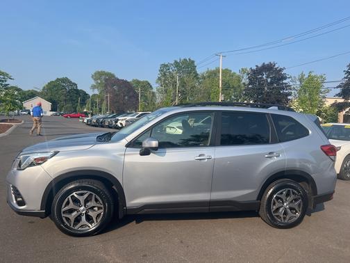 2022 Subaru Forester Premium