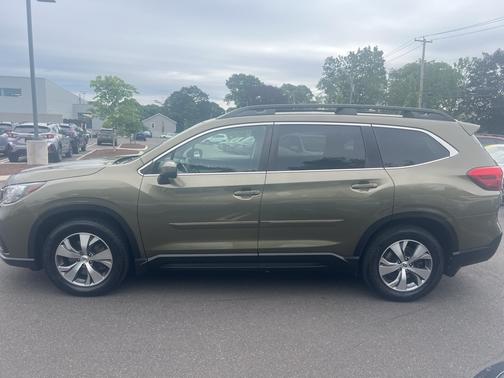 2022 Subaru Ascent Premium
