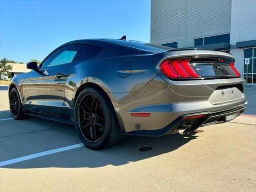 2020 Ford Mustang EcoBoost