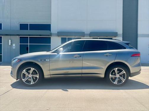 2018 Jaguar F-PACE 30t R-Sport