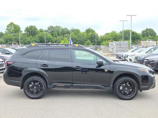 Crystal Black Silica 2025 Subaru Outback Wilderness