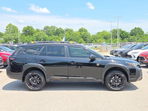 Crystal Black Silica 2024 Subaru Outback Wilderness