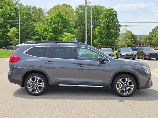Magnetite Gray Metallic 2025 Subaru Ascent Limited