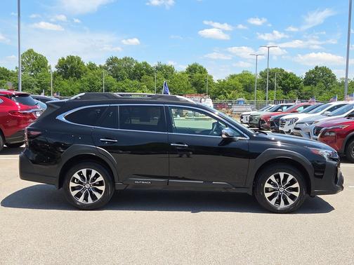 Crystal Black Silica 2025 Subaru Outback Touring XT