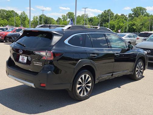 Crystal Black Silica 2025 Subaru Outback Touring XT