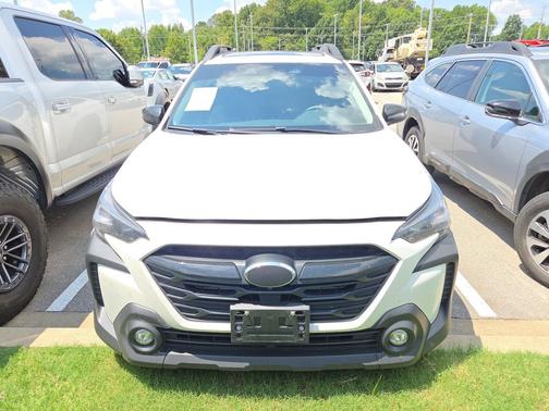 Crystal White Pearl 2025 Subaru Outback Onyx Edition XT
