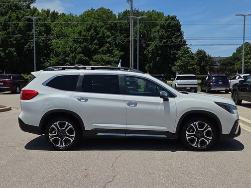 Crystal White Pearl 2023 Subaru Ascent Touring