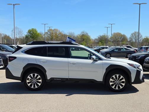 Crystal White Pearl 2025 Subaru Outback Touring XT