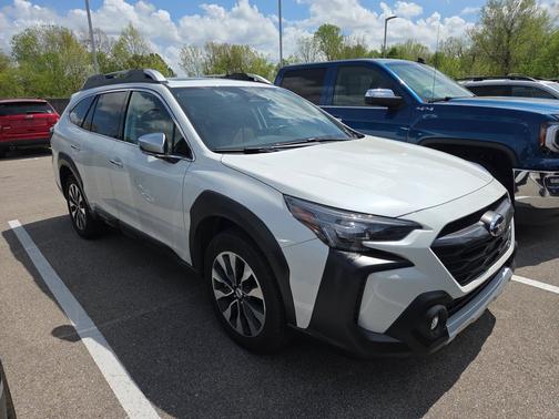 Crystal White Pearl 2023 Subaru Outback Touring XT