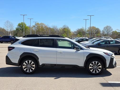 Crystal White Pearl 2025 Subaru Outback Limited