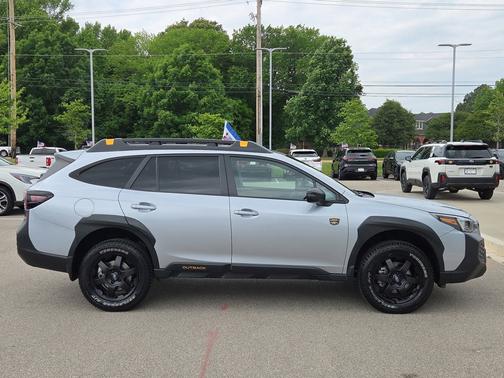 Ice Silver Metallic 2024 Subaru Outback Wilderness