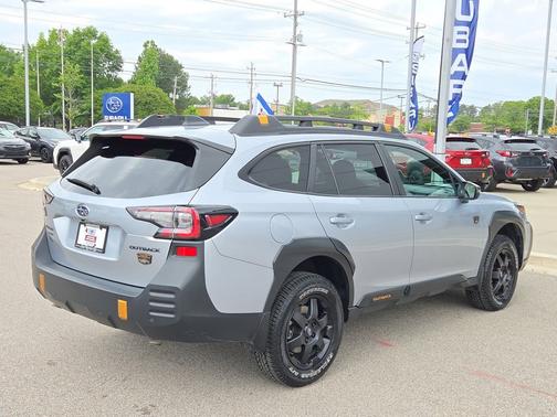 Ice Silver Metallic 2024 Subaru Outback Wilderness