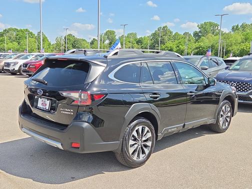 Crystal Black Silica 2025 Subaru Outback Touring XT