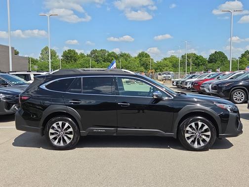 Crystal Black Silica 2025 Subaru Outback Touring XT
