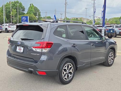 Magnetite Gray Metallic 2024 Subaru Forester Premium