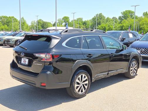 Crystal Black Silica 2025 Subaru Outback Premium