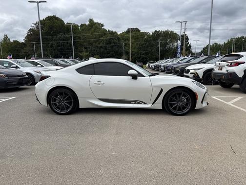 Crystal White Pearl 2023 Subaru BRZ Limited