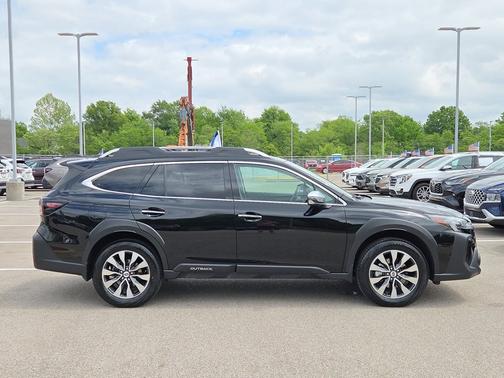 Crystal Black Silica 2023 Subaru Outback Touring XT