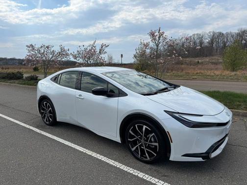 Wind Chill Pearl 2026 Toyota Prius Plug-In Hybrid XSE