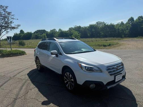 Crystal White Pearl 2016 Subaru Outback 2.5i Limited