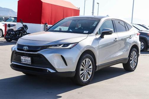 Titanium Glow 2023 Toyota Venza Limited